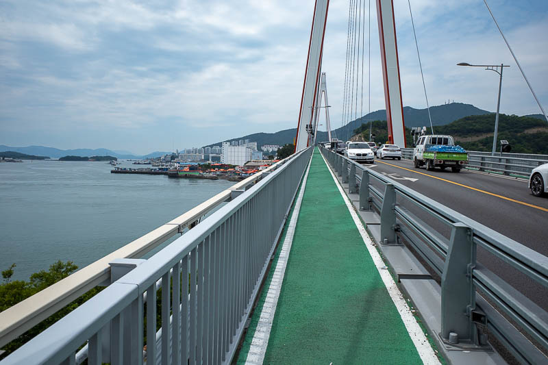 Korea-Yeosu-Odongdo-Bridge - That was easy enough. This one has no rubbish, I suspect it gets some pedestrian use.