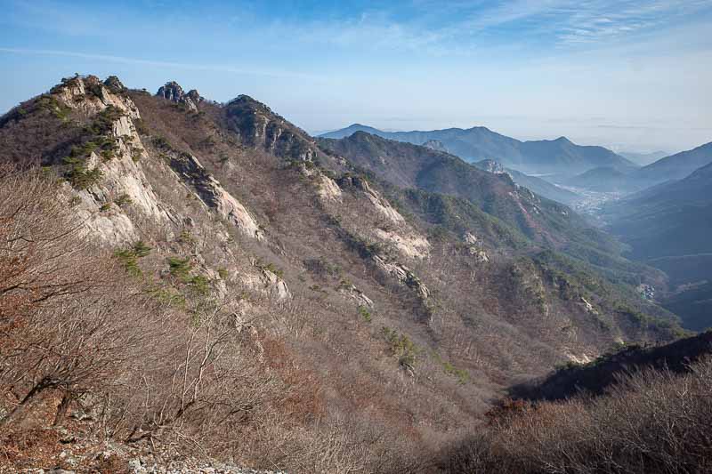 Korea-Daejeon-Hiking-Gyeryongsan - Later on I would go over those peaks on the left, I will call those the technical part of the hike.