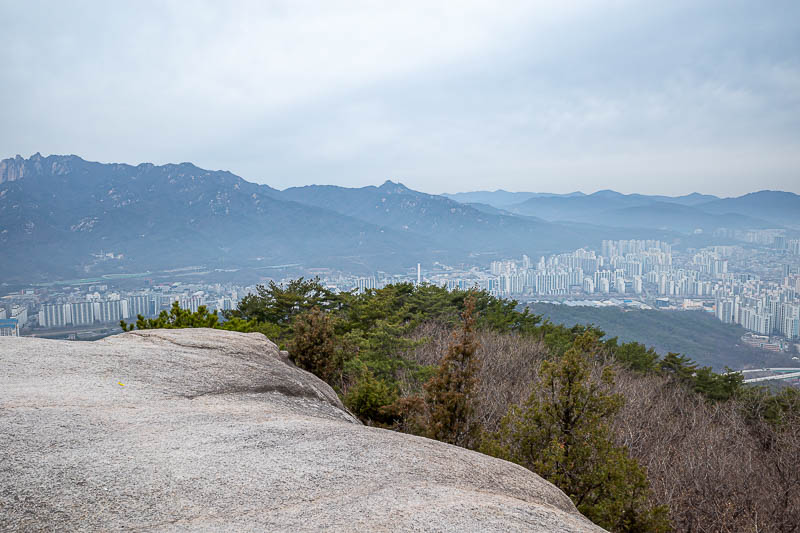 Korea-Seoul-Hiking-Suraksan - Some view.