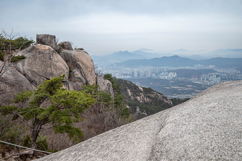 Korea-Seoul-Hiking-Suraksan - Redundant view.