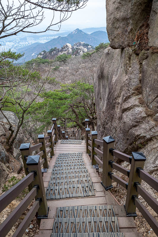 Korea-Seoul-Hiking-Suraksan - To start my descent, another staircase.