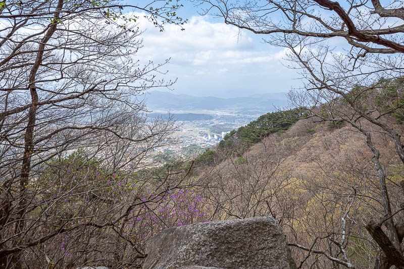 Korea-Gyeongju-Hiking-Bulguksa-Tohamsan - Cloud was rolling in, so I got a shot of the view back towards Gyeongju from about half way up. It does not even take an hour to get to the grotto and