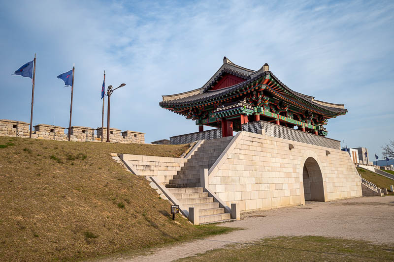 Korea-Gyeongju-Hotpot - I passed a new city gate and wall on my journey. So I climbed up it to investigate.