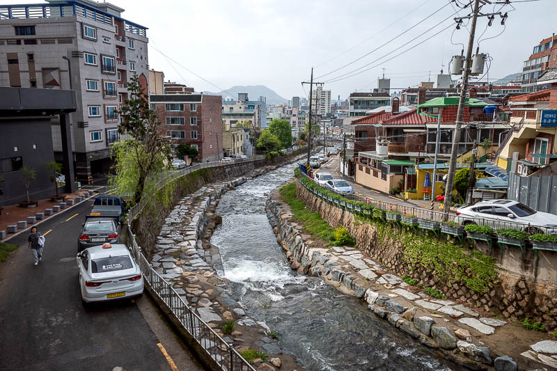 Korea-Busan-Hiking-Geumjeong - The rain is gone. The drains are raging. Would I have to cross some raging streams today? Time will tell.