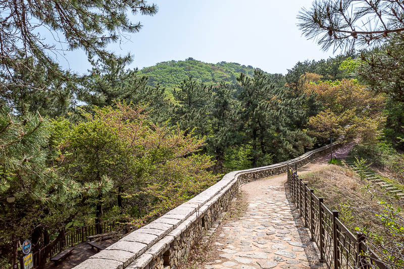 Korea-Busan-Hiking-Geumjeong - More wall.