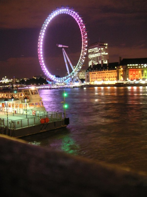 England-London-National Gallery-Big Ben - The millennium wheel, its purple.