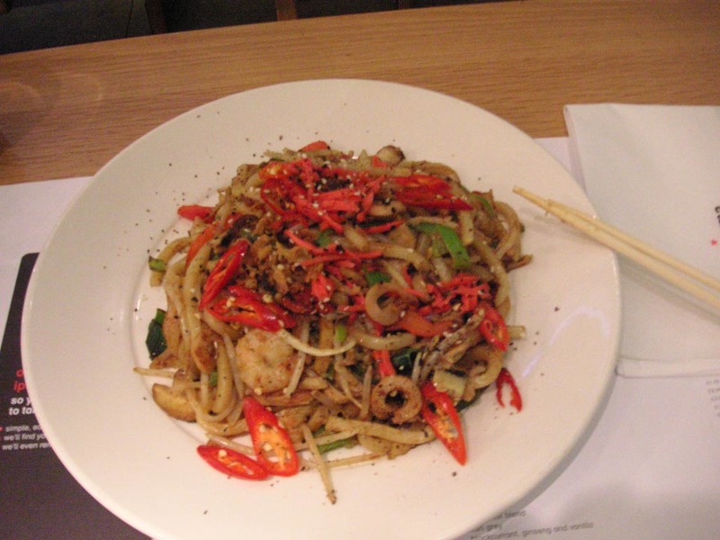 England-London-Shopping - This is my dinner from wagamama, I ordered extra chilli's on the side, but they were about as hot as capsicums, still it was quite nice.