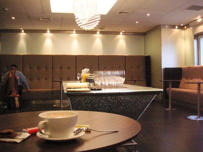 England-London-Heathrow-Lounge - A champagne bar, not the chandeliers, also, the coffee they serve is absolutely terrible, I nearly had to leave and go to starbucks instead, then I re