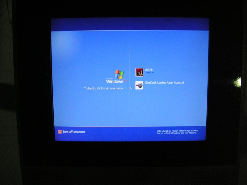 England-London-Air Force Museum - Heres what I managed to do to their touchscreen kiosk thing.