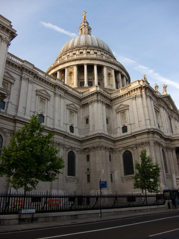 England-London-St Pauls Cathedral - The upturned ark can clearly be seen on the roof in the form of a dome.
