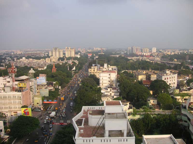 India-Chennai-View - Here you see the main street, poonamalie road (I think).