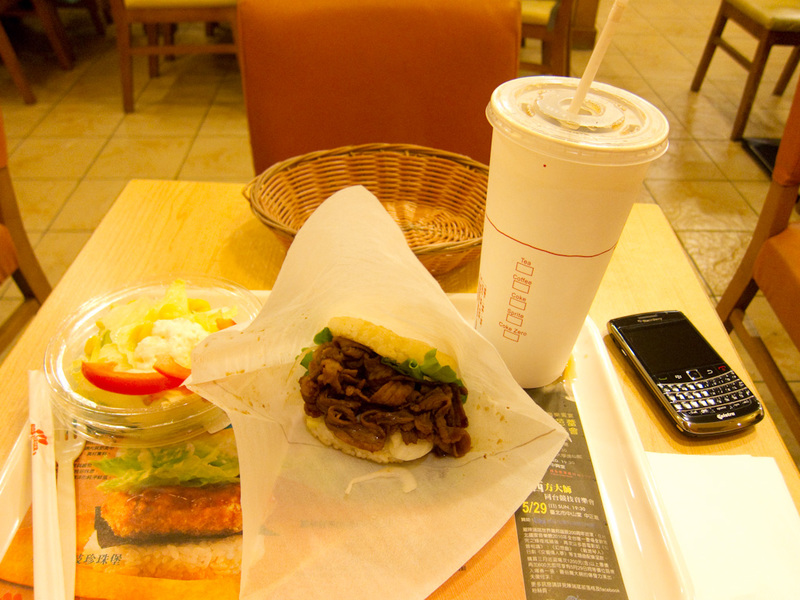 Taiwan-Taipei-Ximending-Taipei - And this is my meal from Mosburger, the japanese burger chain. I have got a something something beef rice burger. The bun is made of rice, not bread. 