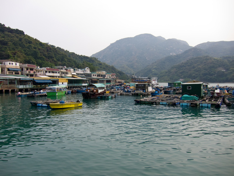 Hong Kong-Hiking-Ferry-Lamma Island - The floating village.