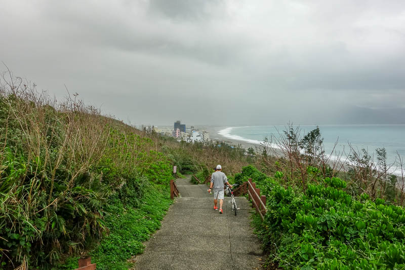 Taiwan-Hualien-Beach-Chisingtan-Cake - And then, my destination appeared, in the distance, shrouded by ocean spray.