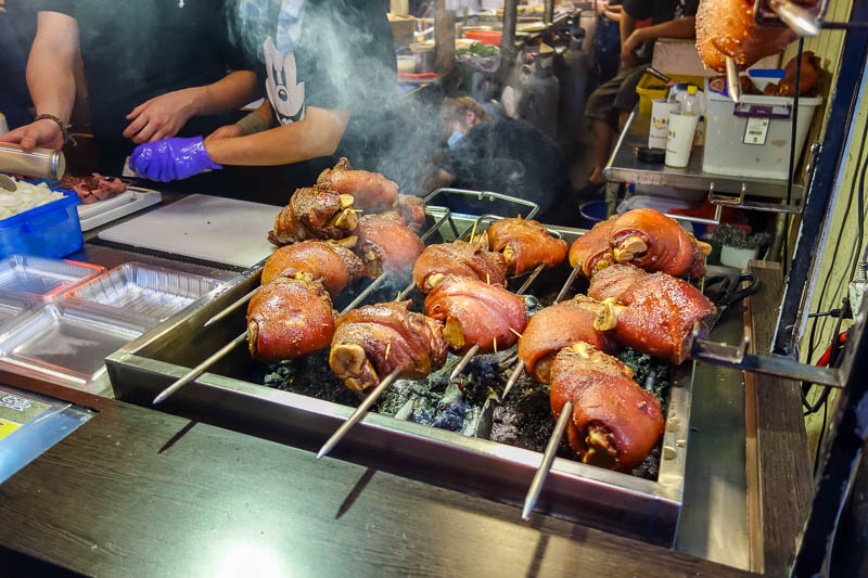 Taiwan-Kaohsiung-Night Market-Ruifeng-Food-Beef - German pork knuckle.