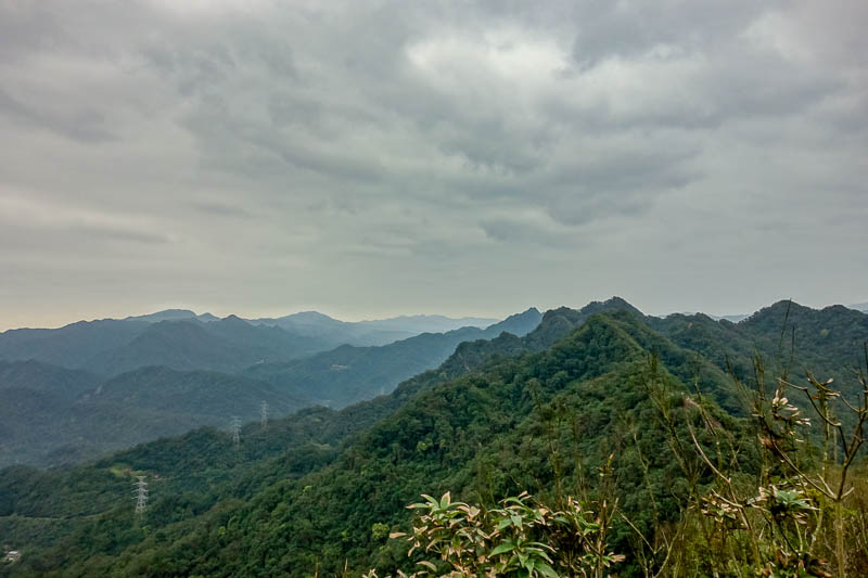 A full lap of Taiwan in March 2017 - There was no actual summit today. I just hiked up and down many ridges, in this shot the trail is bending around to the right.