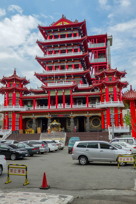A full lap of Taiwan in March 2017 - The local temple is of a high quality, its next door to the tax office, it even has a glass lift attached to the side of it.