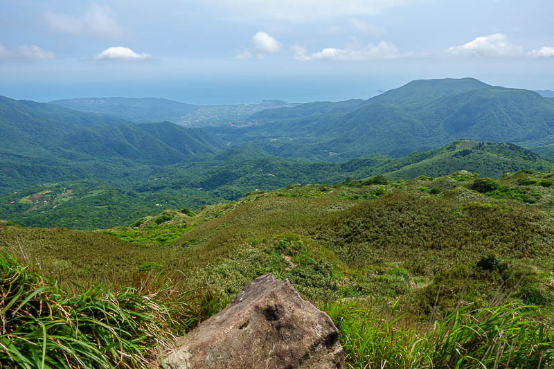 Taiwan-Taipei-Hiking-Yangmingshan - The view away from Taipei. I think that is Keelung down there, where I will be staying for 3 nights next week.