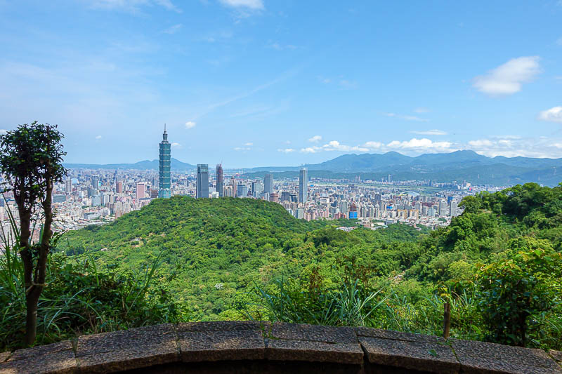 Taiwan-Taipei-Hiking-Elephant Mountain - I have gone further away from Taipei 101. I guess that hill in the foreground is Elephant Peak.