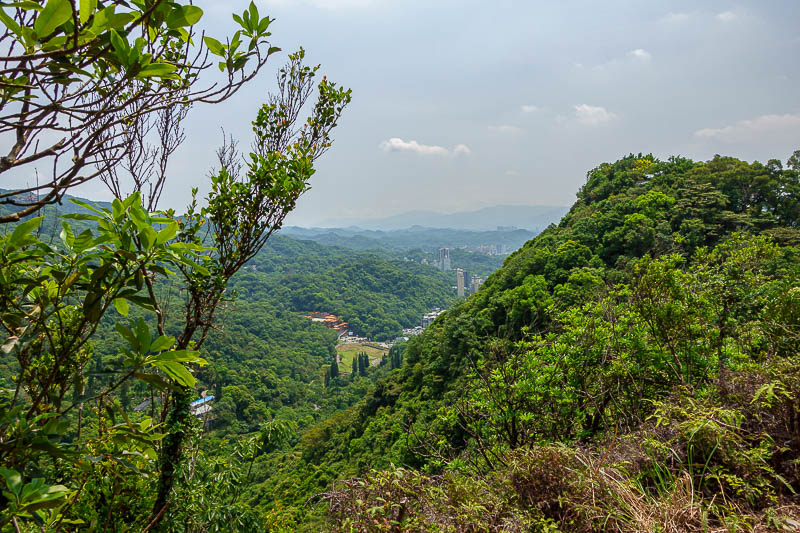 Taiwan-Taipei-Hiking-Jinmianshan - More view in another direction.