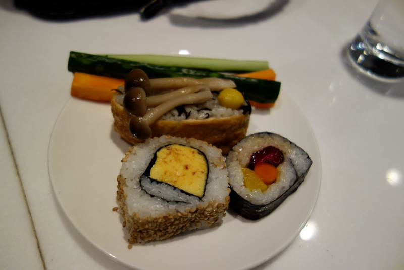 Japan-Tokyo-Narita-Lounge - And finally, I moved over to the Qantas lounge for some hours old sushi and dried vegetable sticks. Not sure if I will update this again, you never kn