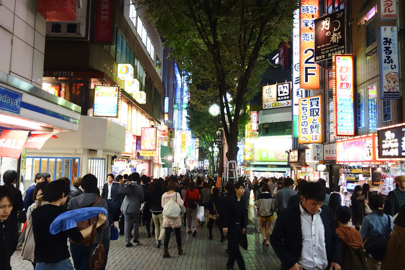 I flew all the way to Tokyo and back for the weekend - Back in Shinjuku now and its Friday night and packed out. The red light district of Kabuchiko is my route home, its amusing to see all the Yakuza boys