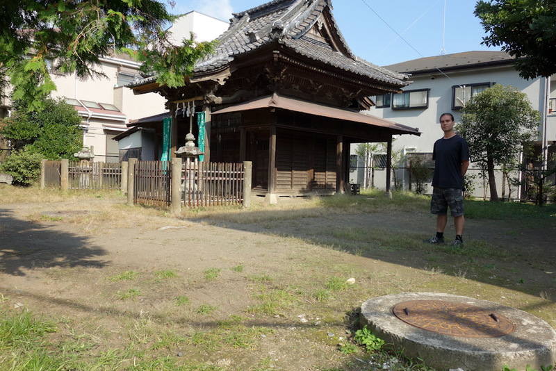 Japan-Kamakura-Beach-Shrine-Enoshima - I nearly forgot to take a photo of myself. Walking back to the tram stop along the back streets I found this abandoned temple. Theres so many of them 